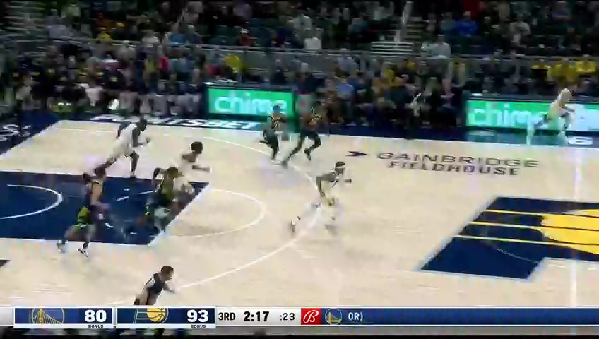 庫里切球左肩膀疑似受傷 疼痛難忍返回更衣室 本場(chǎng)比賽不會(huì)回歸