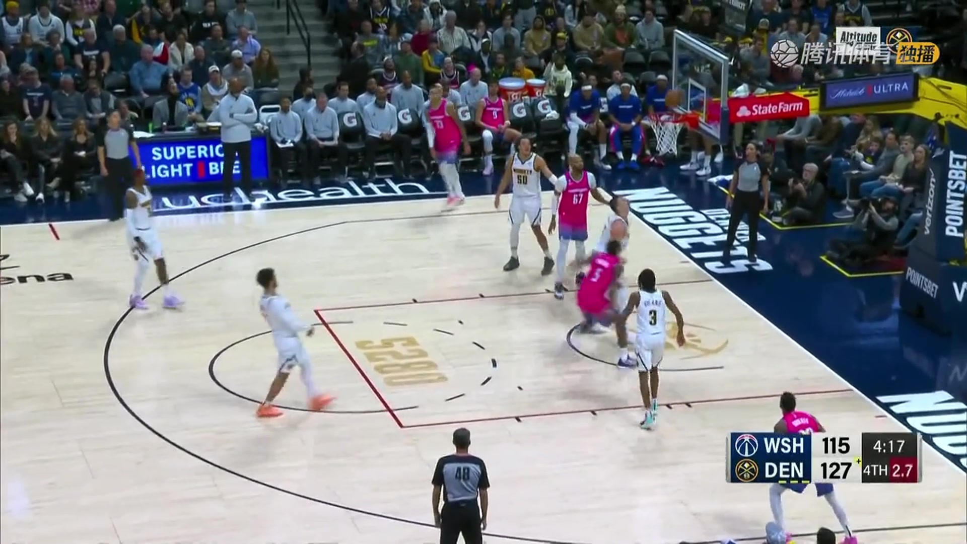 和我一隊沒這么厲害？巴頓在約基奇頭上搶到前場籃板霸氣補籃得手（約翰·巴頓）