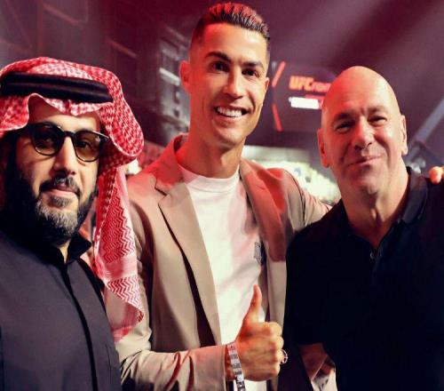 曼聯(lián)新收購傳聞?wù)嫦嘟颐?，曝阿?lián)酋財團考慮報價！格雷澤估值52億